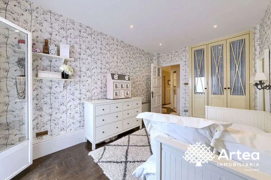 Habitación de Piso en venta en Getxo  con Calefacción, Trastero y Balcón