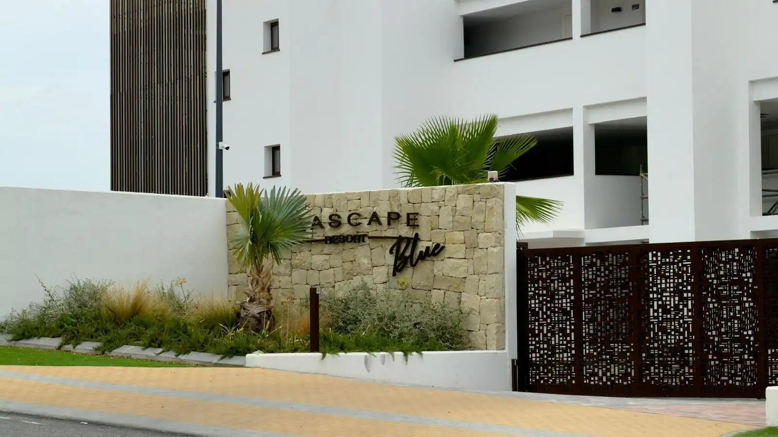 Vista exterior de Apartament de lloguer en Finestrat amb Aire condicionat, Jardí privat i Terrassa