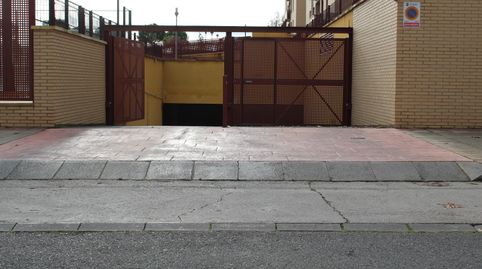 Foto 3 de Garaje en venta en Gran Bretaña, Portillejo - Valdegastea, Logroño