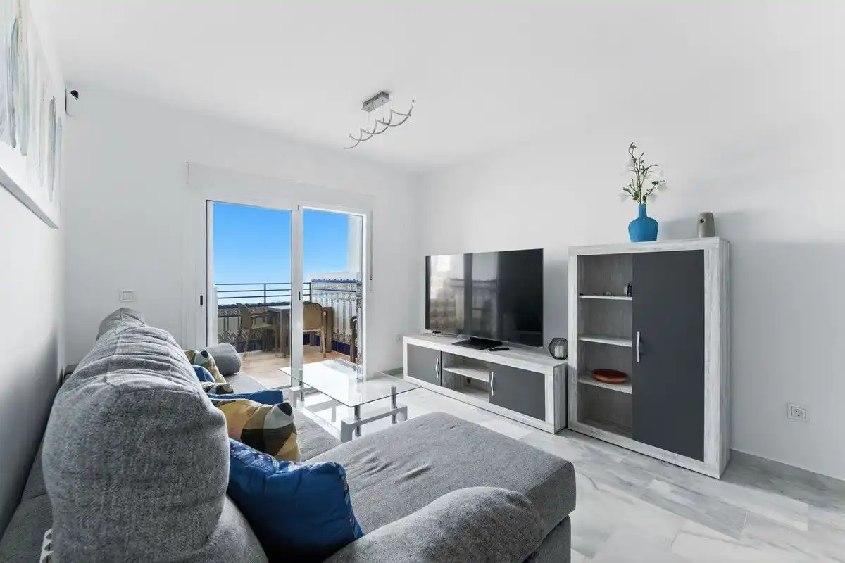 Wohnzimmer von Dachboden zur Miete in Manilva mit Klimaanlage, Heizung und Terrasse