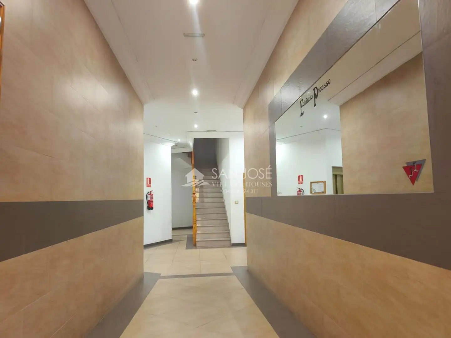 Flat for sale in Aspe  with Air Conditioner, Heating and Balcony
