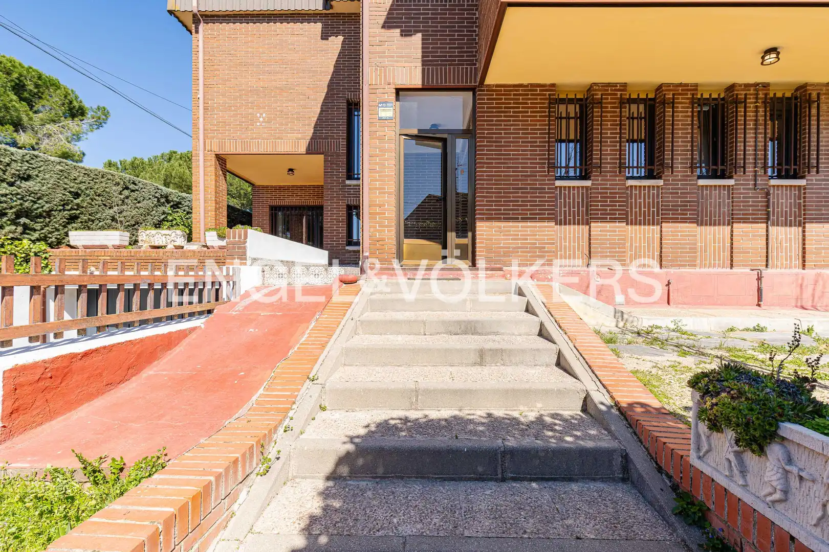 Exterior view of Houses for rent in Pozuelo de Alarcón  with Heating, Private garden and Terrace