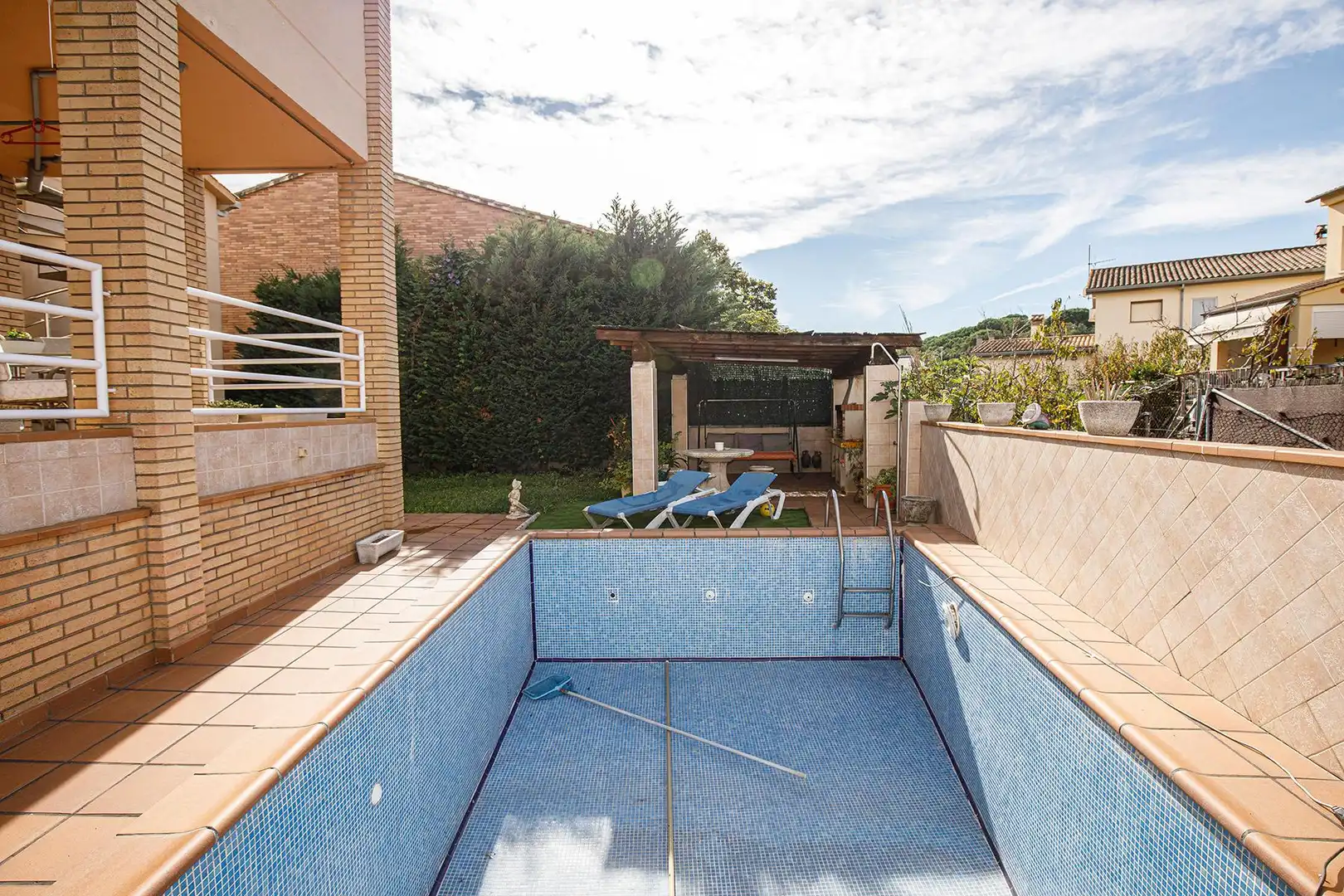 Piscina de Casa o chalet en venta en Quart con Aire acondicionado, Jardín privado y Terraza