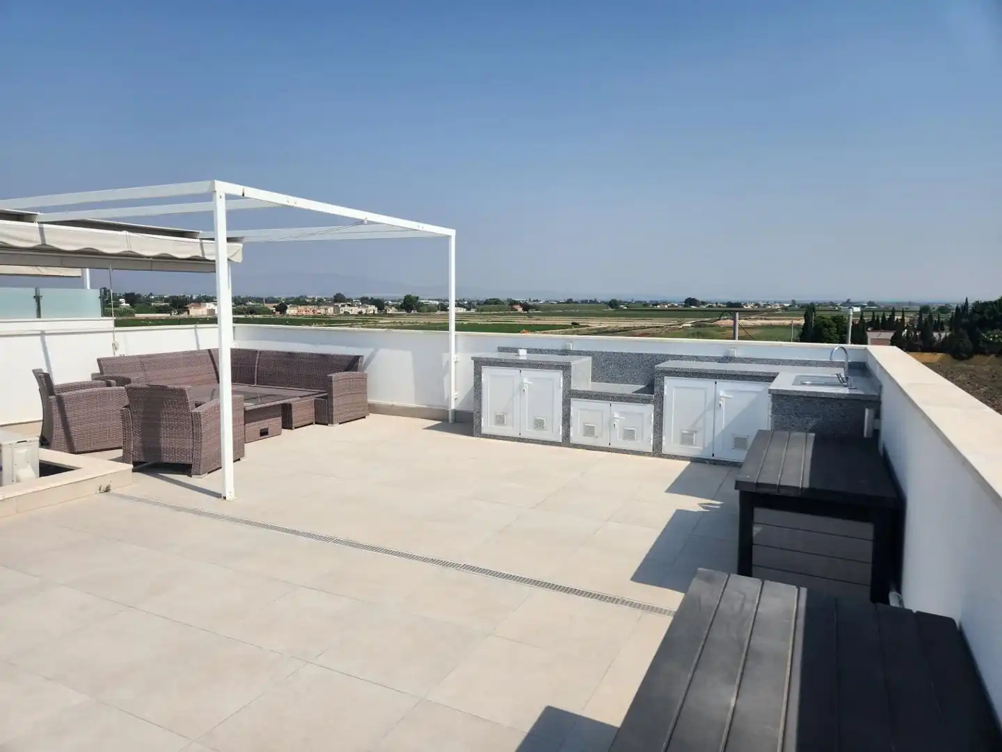 Terrassa de Casa o xalet en venda en Daya Vieja amb Jardí privat, Piscina i Moblat