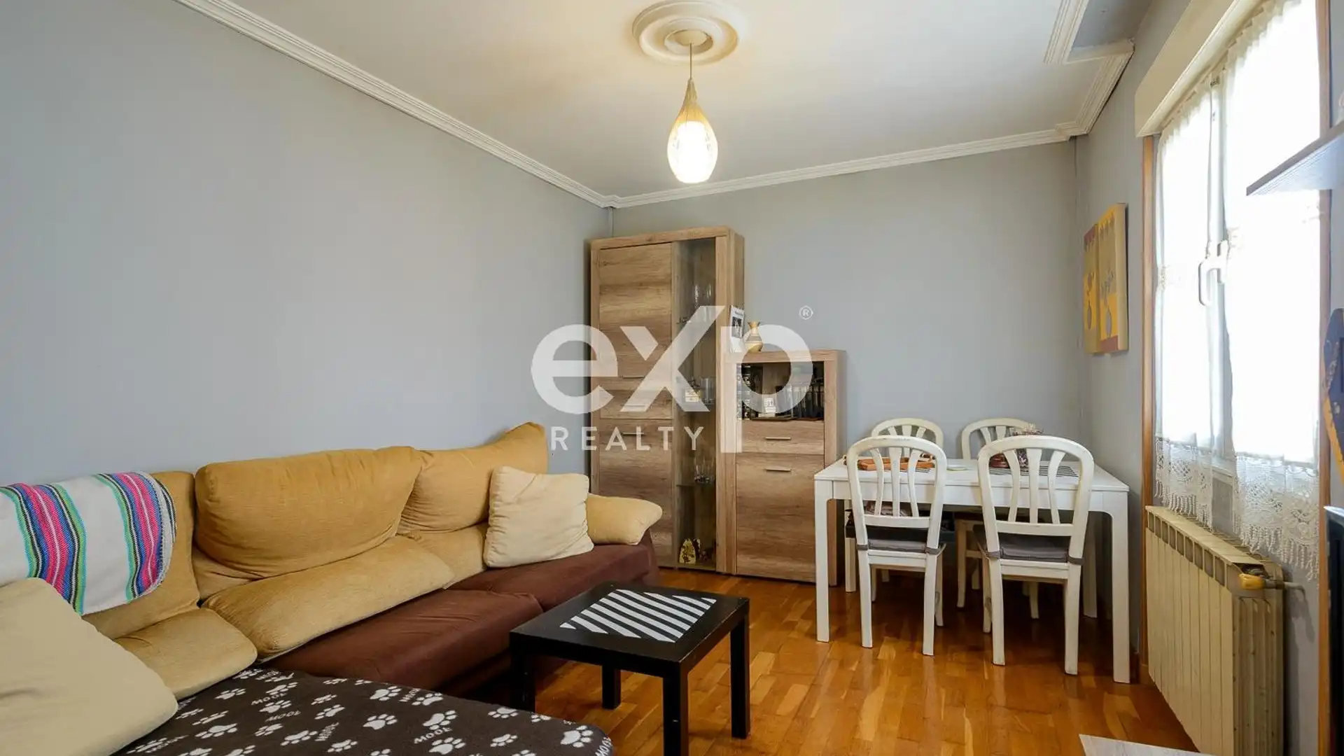 Sala de estar de Piso en venta en Oviedo  con Calefacción y Amueblado