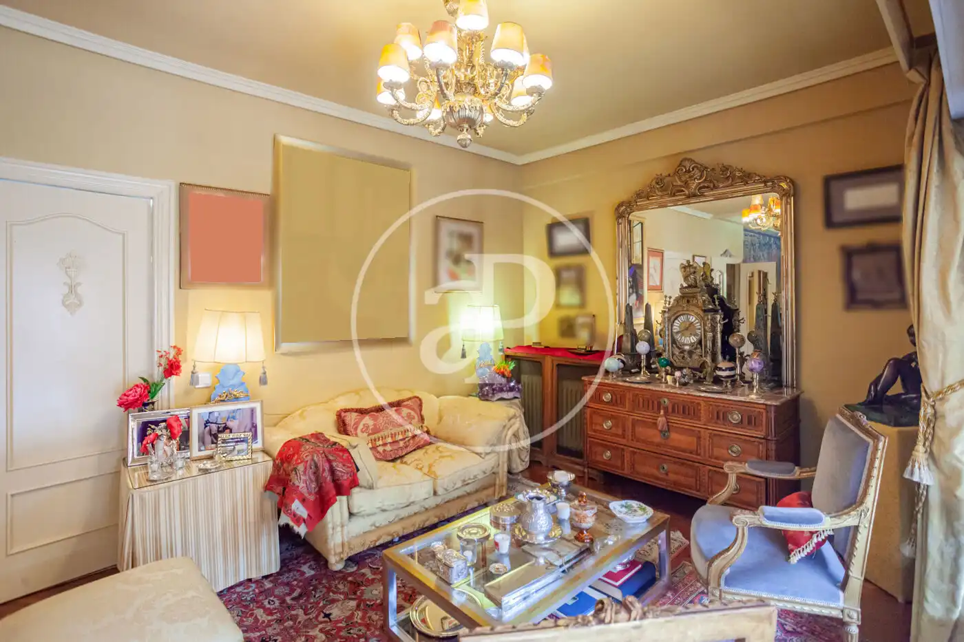 Sala d'estar de Casa adosada en venda en Madrid amb Aire condicionat, Calefacció i Jardí privat