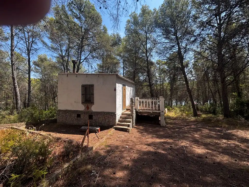 House for sale in Diseminados Llac Foix-Castellet