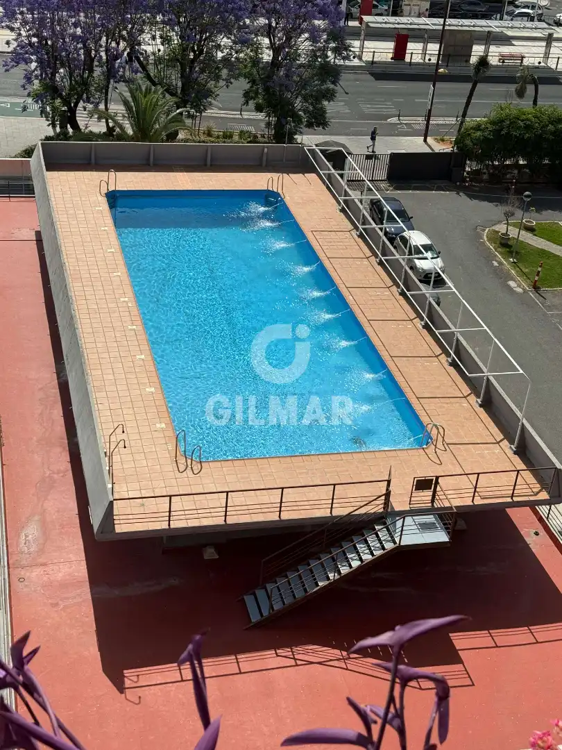 Swimming pool of Flat for rent in Sevilla  with Air Conditioner, Heating and Parquet flooring