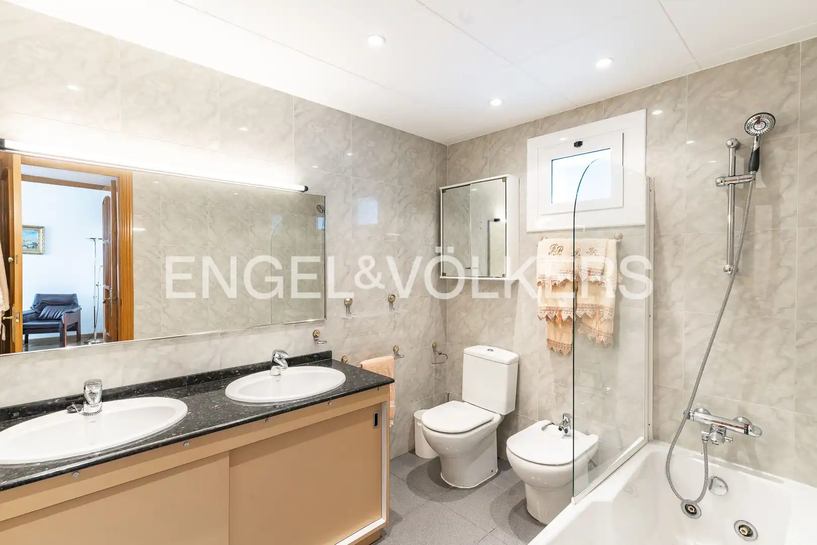 Badezimmer von Wohnung zum Verkauf in Sant Vicenç de Montalt mit Heizung, Terrasse und Balkon
