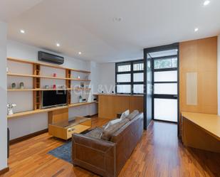 Sala d'estar de Apartament de lloguer en  Barcelona Capital amb Aire condicionat, Calefacció i Parquet