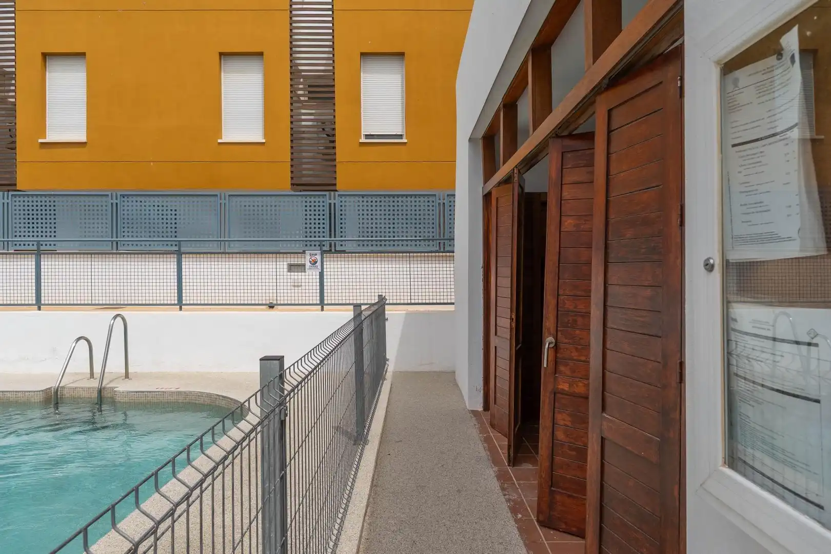 Vista exterior de Piso en venta en Vera con Aire acondicionado, Terraza y Trastero