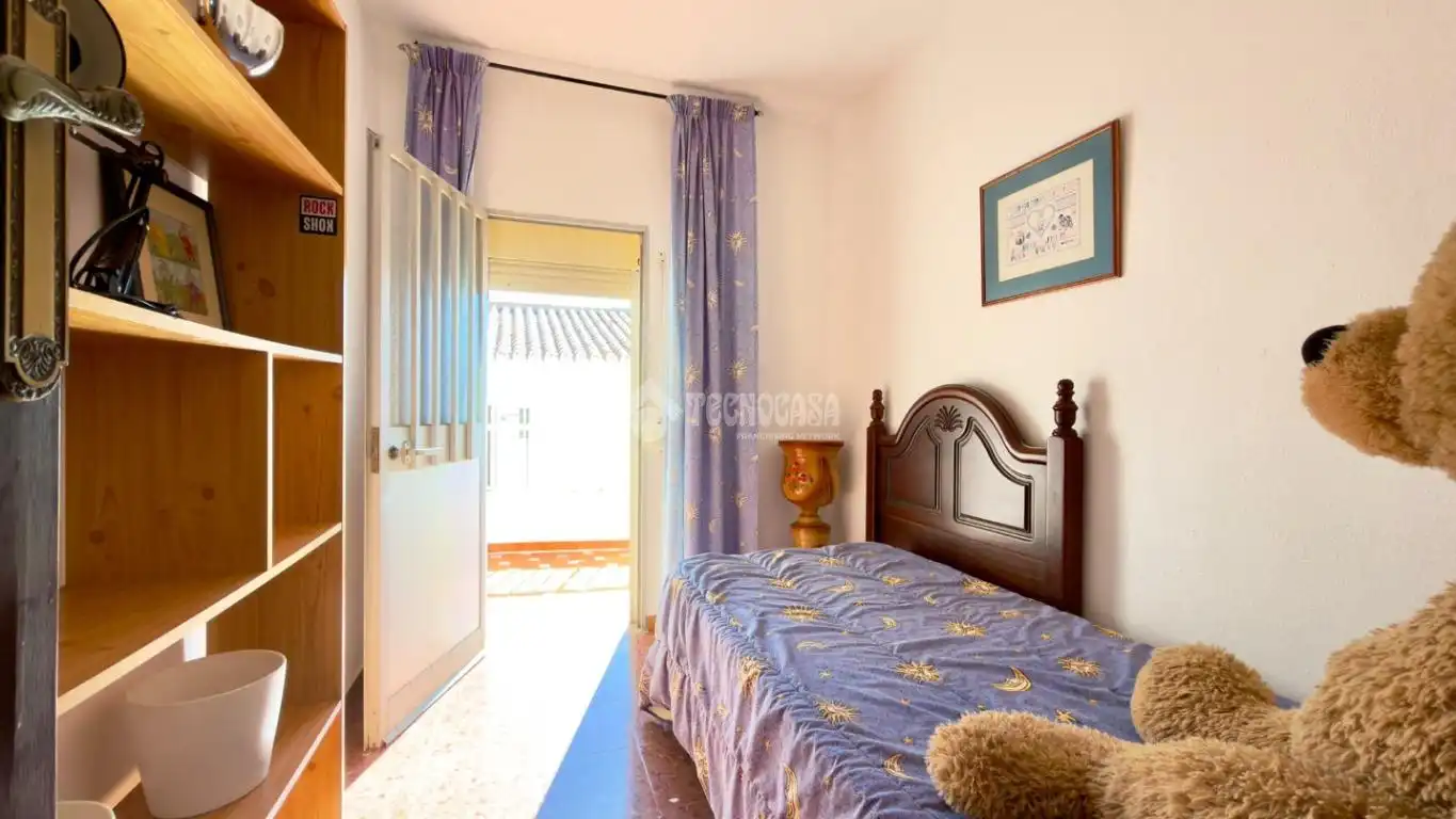 Casa con terraza en venta en San Enrique - Guadiaro -  Pueblo Nuevo, imagen 4