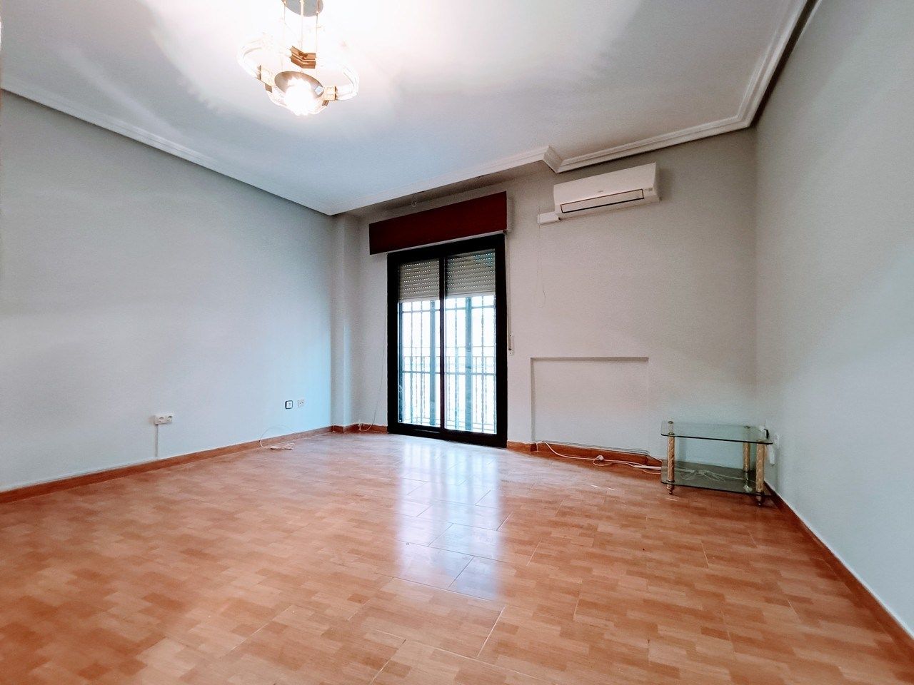 Living room of Flat to rent in  Madrid Capital  with Air Conditioner, Heating and Terrace