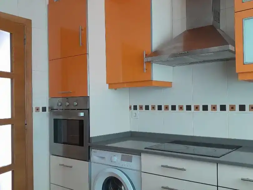 Küche von Wohnung zur Miete in Santiago de Compostela  mit Balkon