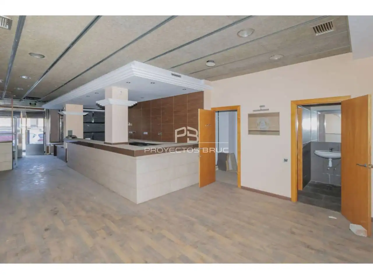 Gewerbefläche zum Verkauf in Avenida Francesc Macià, imagen 2