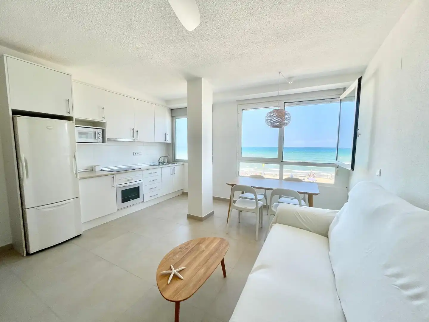 Sala de estar de Apartamento de alquiler en Guardamar del Segura con Amueblado, Lavadora y Microondas