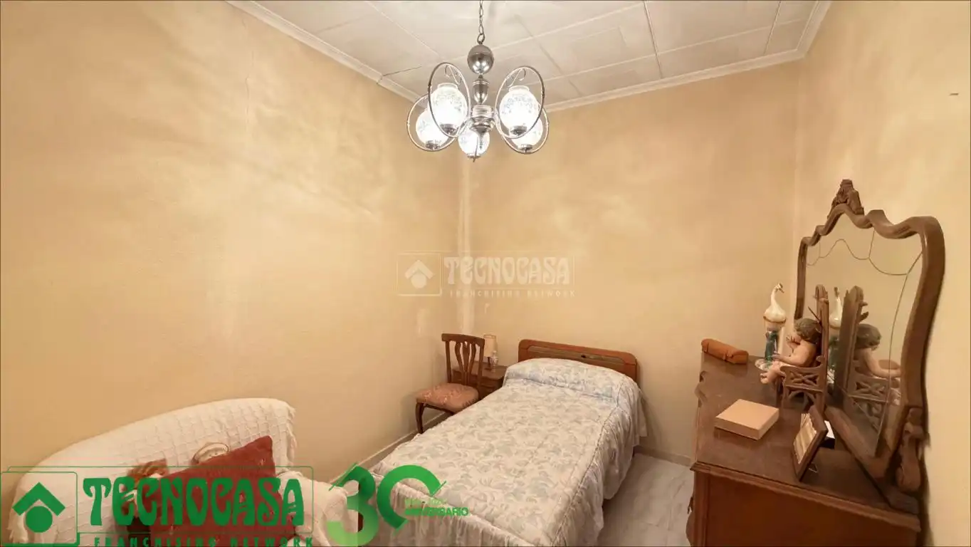 Habitación de Casa adosada en venta en Alcázar de San Juan con Jardín privado y Balcón