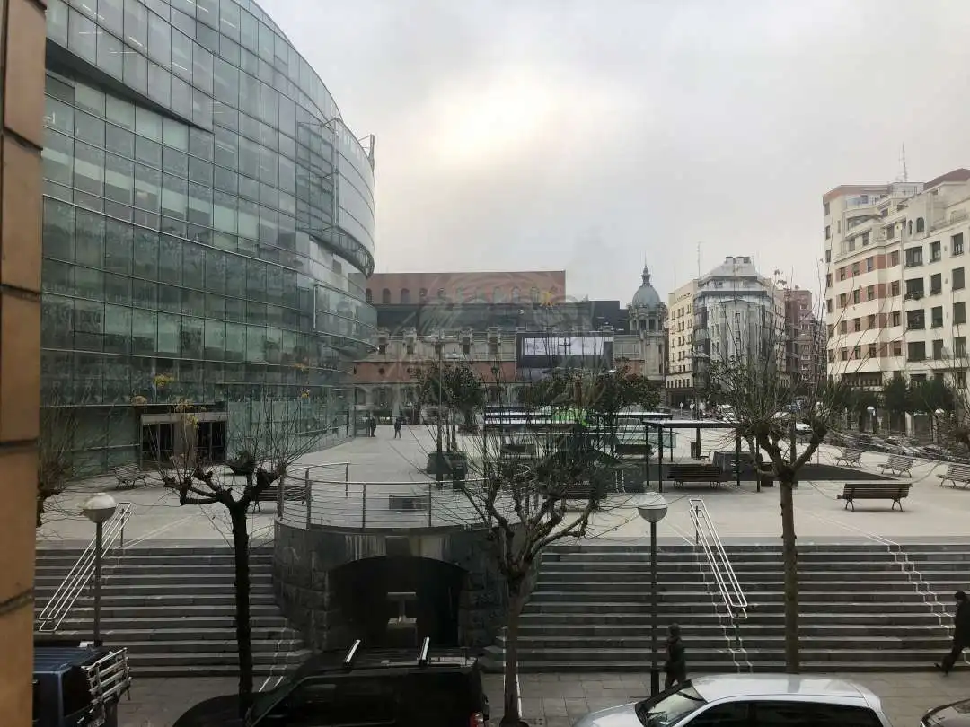 Außenansicht von Büro zum Verkauf in Bilbao  mit Klimaanlage und Heizung