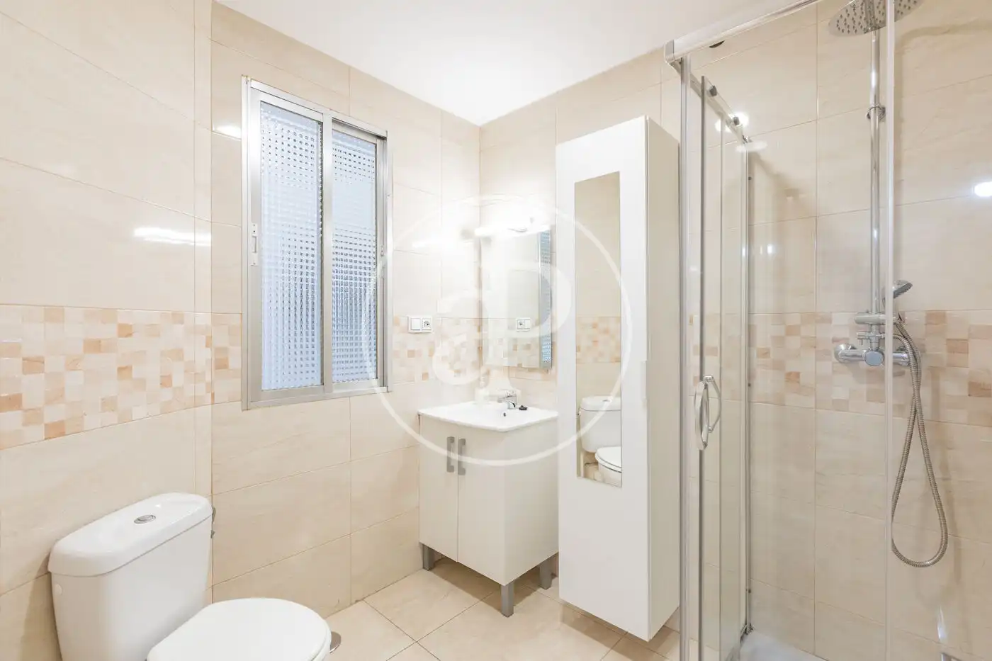 Bathroom of Flat for rent in Madrid  with Heating and Furnished
