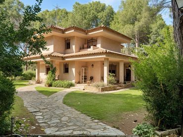 Villa con piscina in vendita a Pedanías - Extrarradio