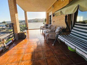 Casa con piscina in vendita a Avinguda Pont del Lledoner