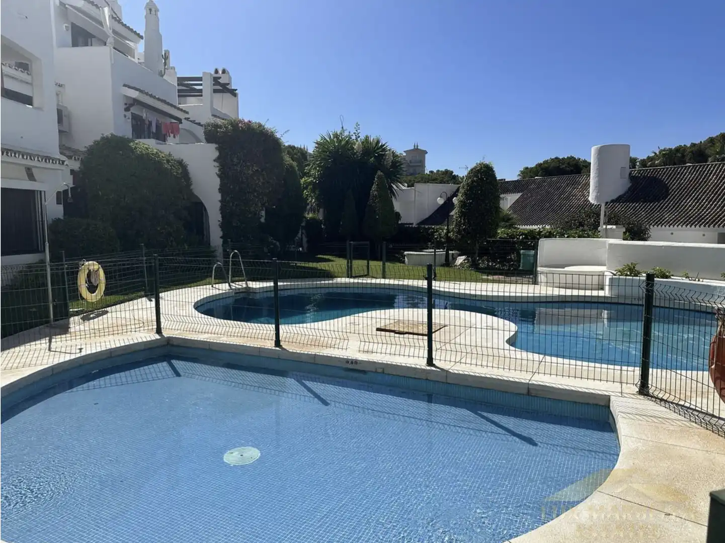 Schwimmbecken von Maisonette zum Verkauf in Marbella mit Klimaanlage, Terrasse und Möbliert