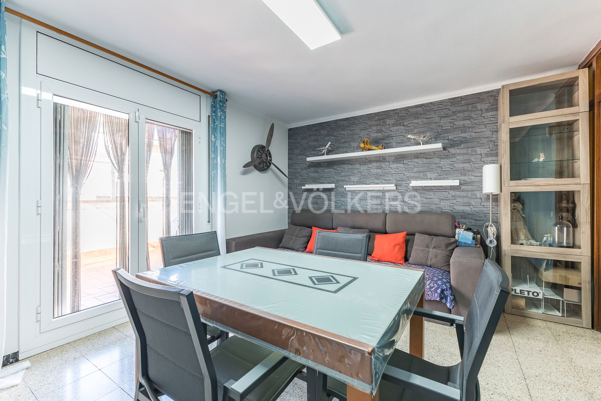 Dining room of Attic for sale in L'Hospitalet de Llobregat  with Air Conditioner, Heating and Terrace