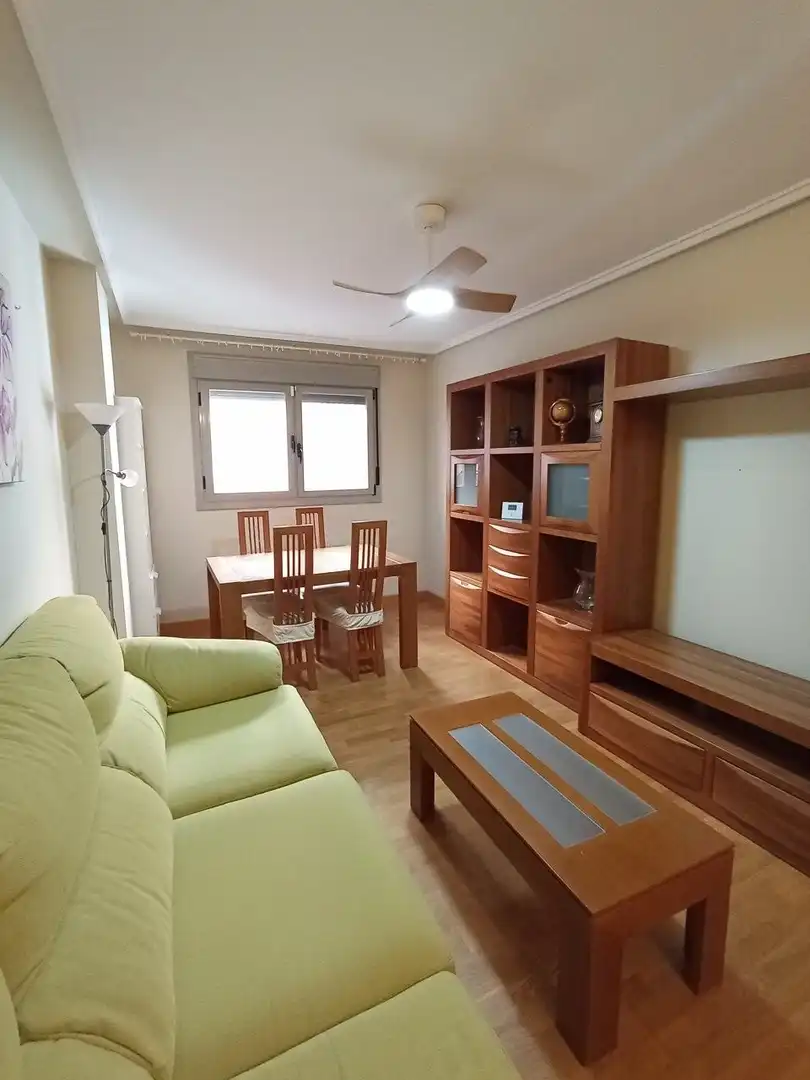Living room of Flat for rent in Parla  with Air Conditioner, Heating and Storage room