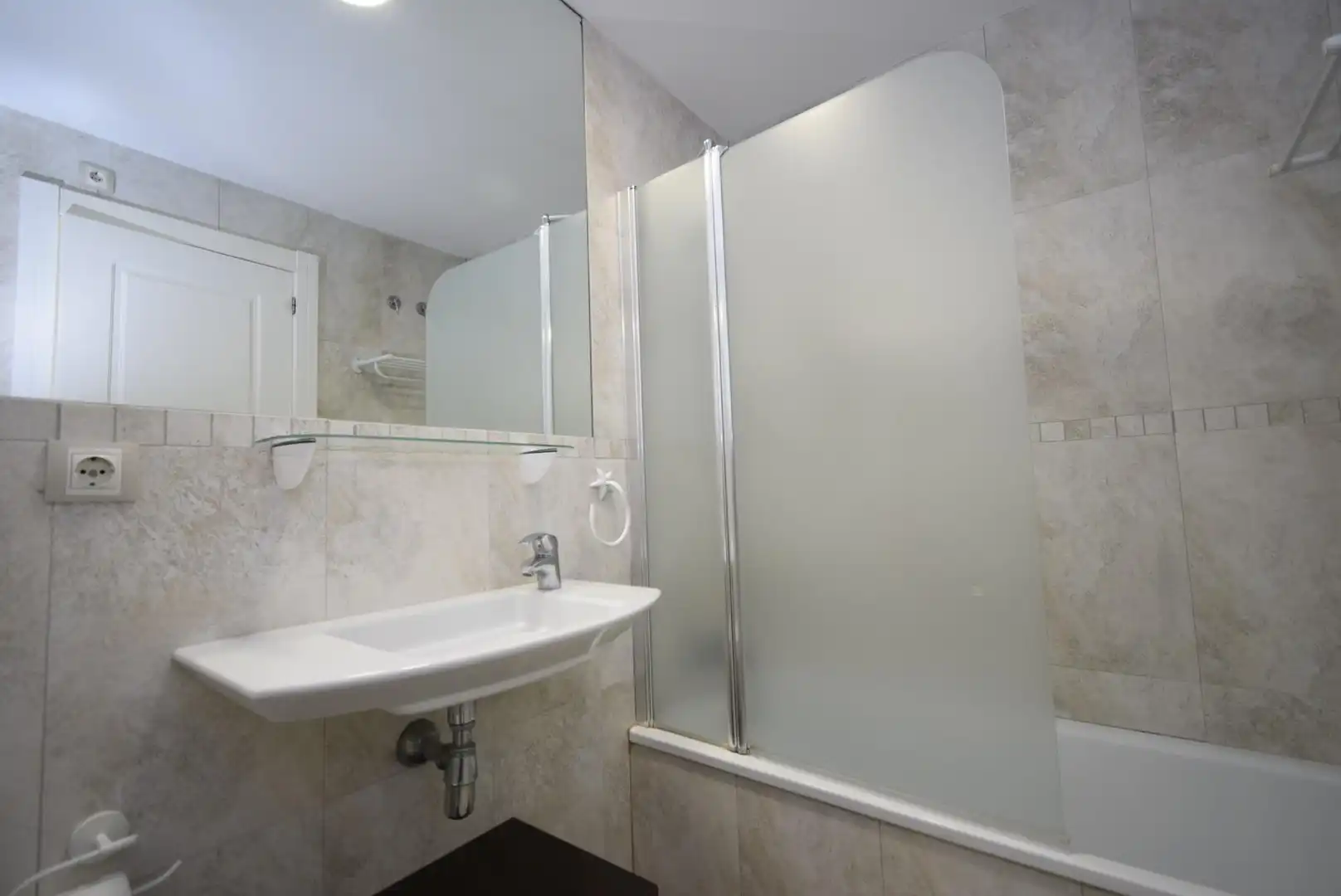 Baño de Apartamento en venta en Benidorm con Aire acondicionado, Calefacción y Jardín privado