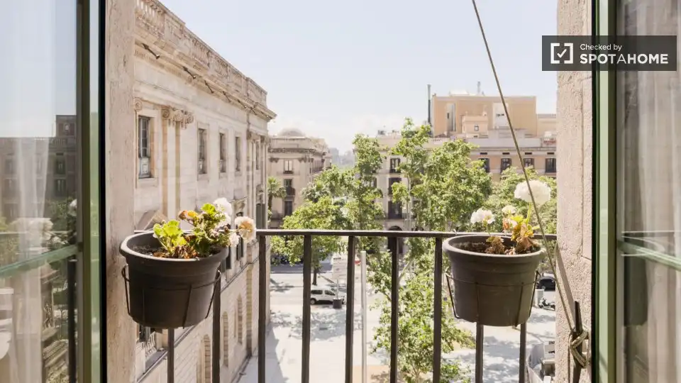Appartamento con terrazza in affitto a Ciutat Vella, imagen 12