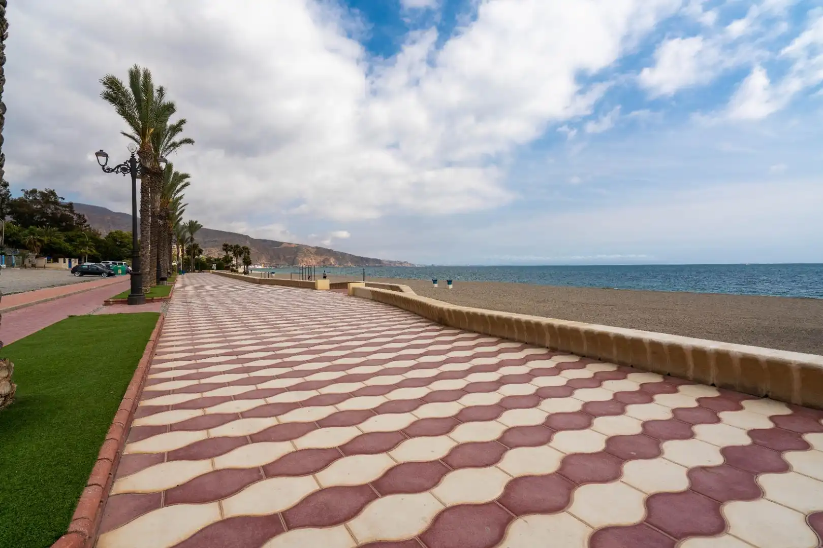 Vista exterior de Pis en venda en Roquetas de Mar amb Aire condicionat, Jardí privat i Terrassa