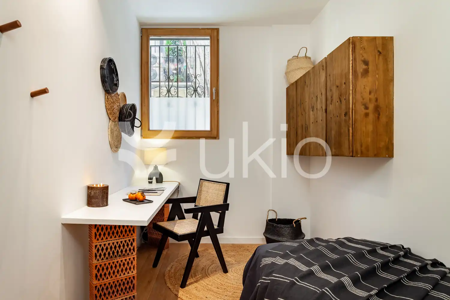 Dormitori de Apartament de lloguer en Barcelona amb Aire condicionat, Calefacció i Terrassa