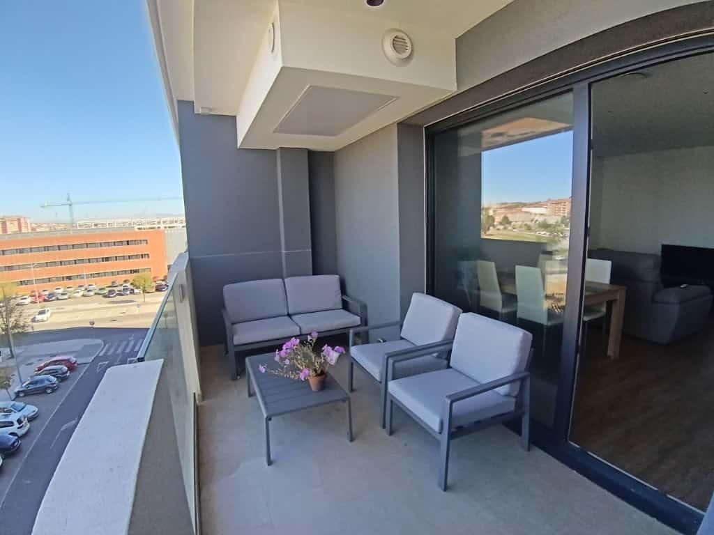 Terrassa de Pis en venda en León Capital  amb Calefacció, Terrassa i Traster