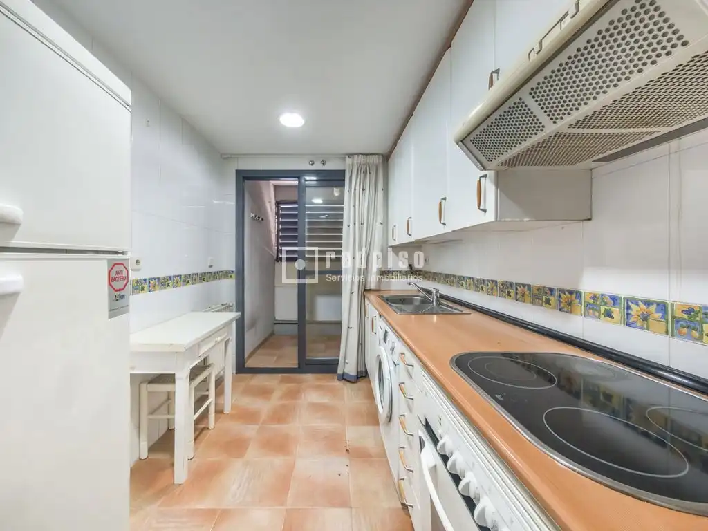 Kitchen of Flat for sale in Madrid  with Heating, Private garden and Parquet flooring