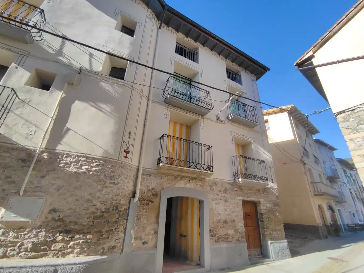 Casa amb jardí en venda a Graus, imagen 2