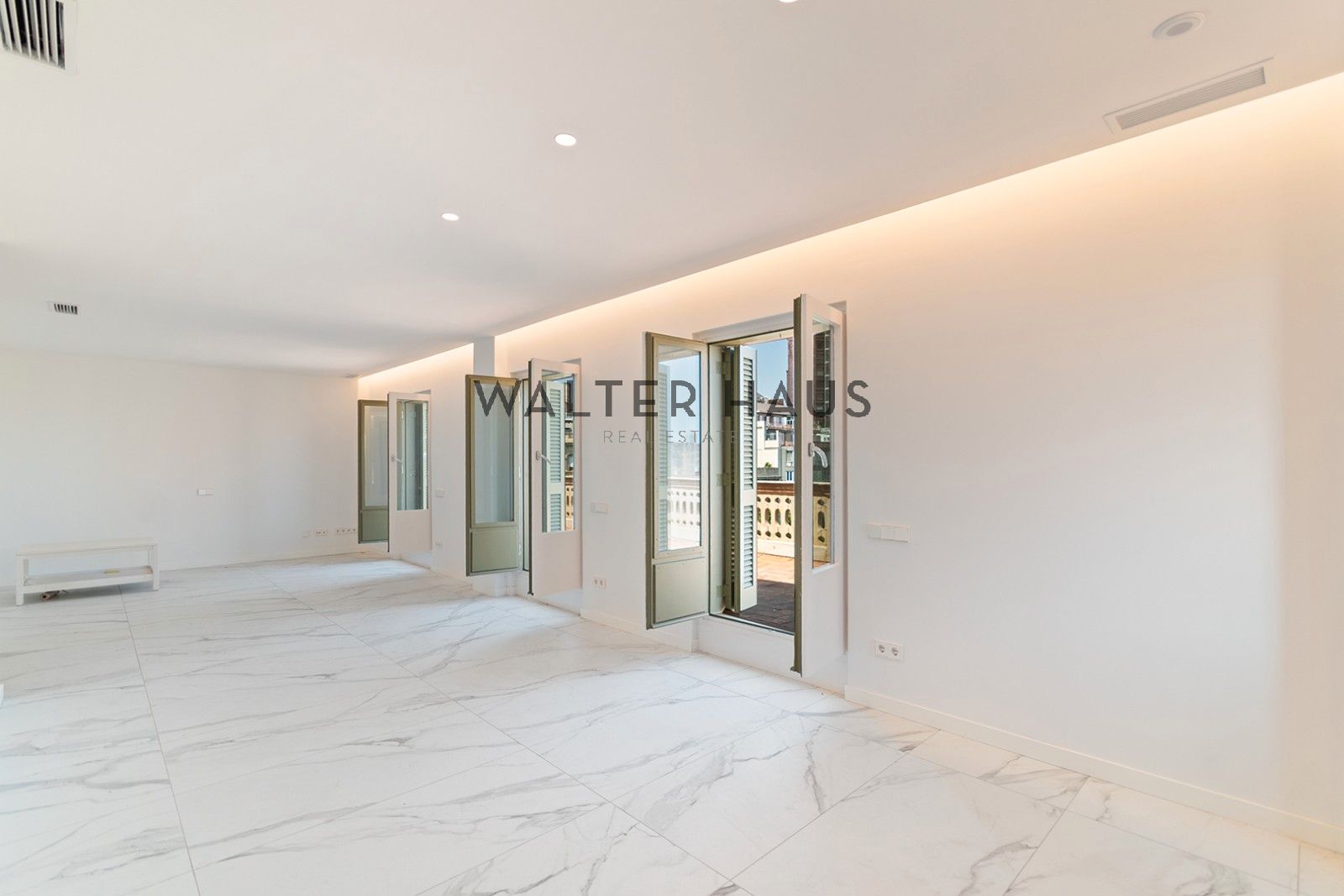 Flat for sale in  Barcelona Capital  with Air Conditioner, Heating and Terrace