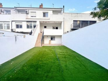 Maison jumelée avec balcon à vendre à SARAGOSSA 202