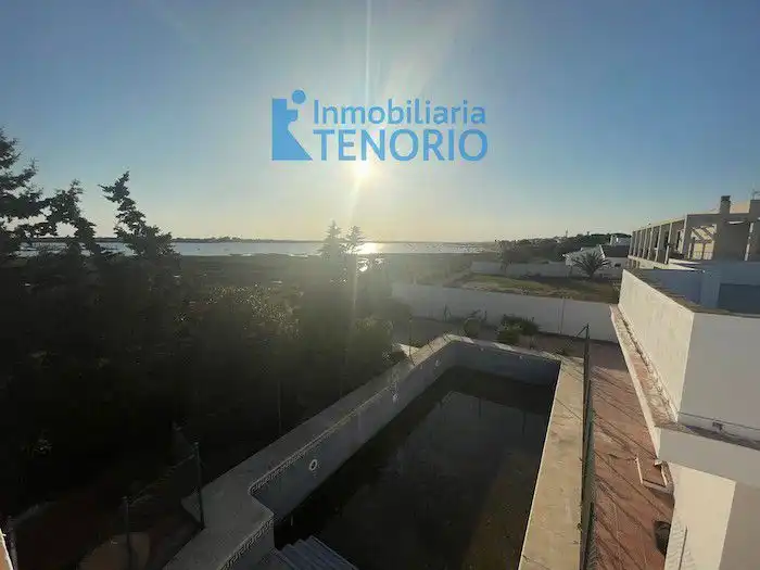 Vista exterior de Casa o chalet en venta en El Rompido con Terraza