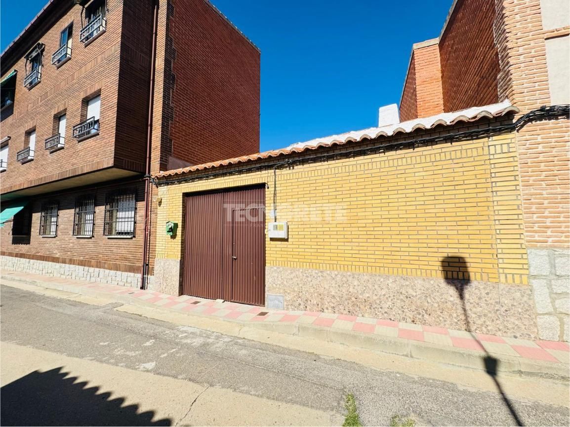 Vista exterior de Casa adosada en venta en Polán