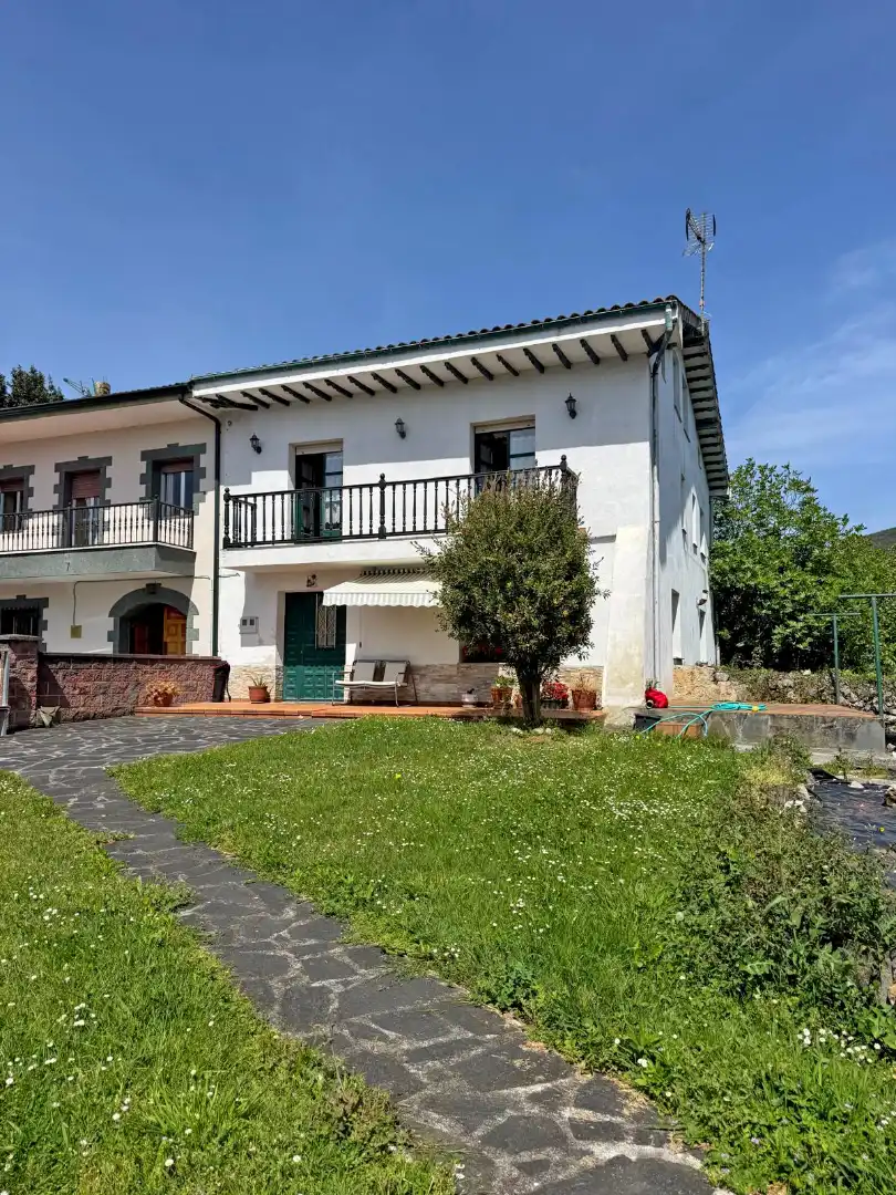 Außenansicht von Einfamilien-Reihenhaus zum Verkauf in Argoños  mit Privatgarten, Möbliert und Balkon