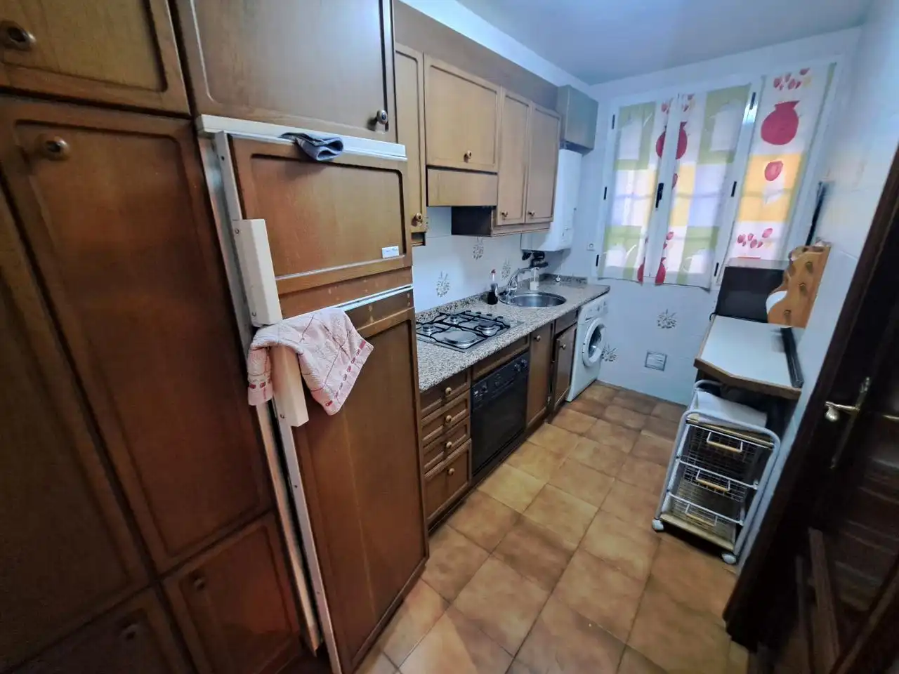 Kitchen of Flat for sale in Zaragoza  with Heating, Terrace and Storage room