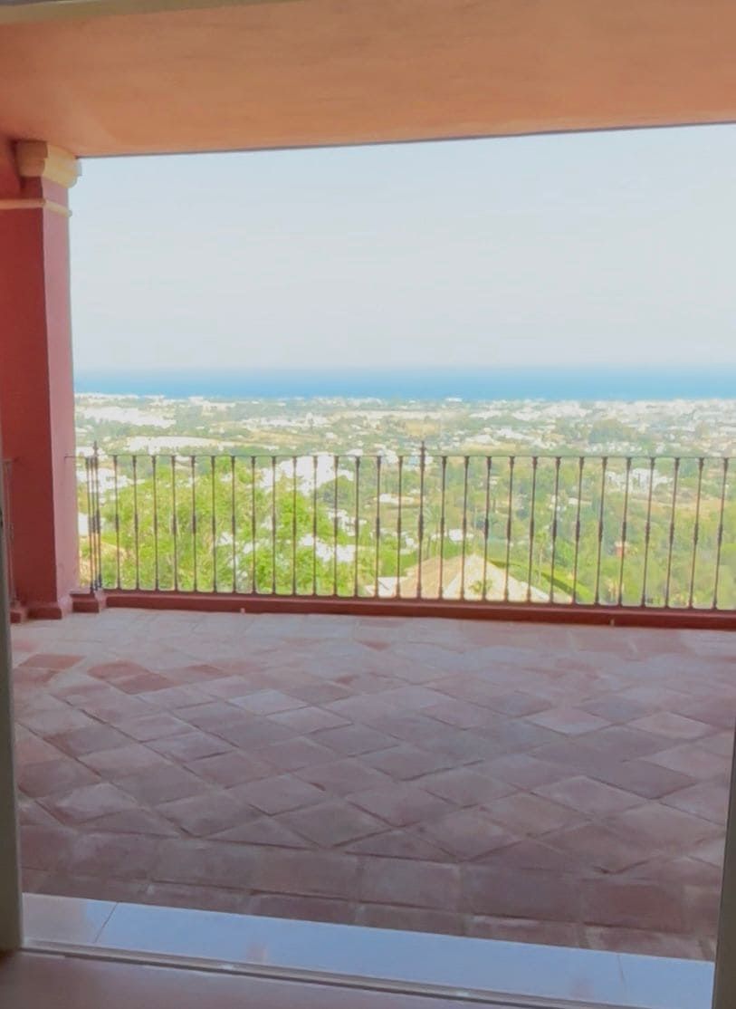 Terrassa de Apartament en venda en Benahavís amb Calefacció, Jardí privat i Terrassa