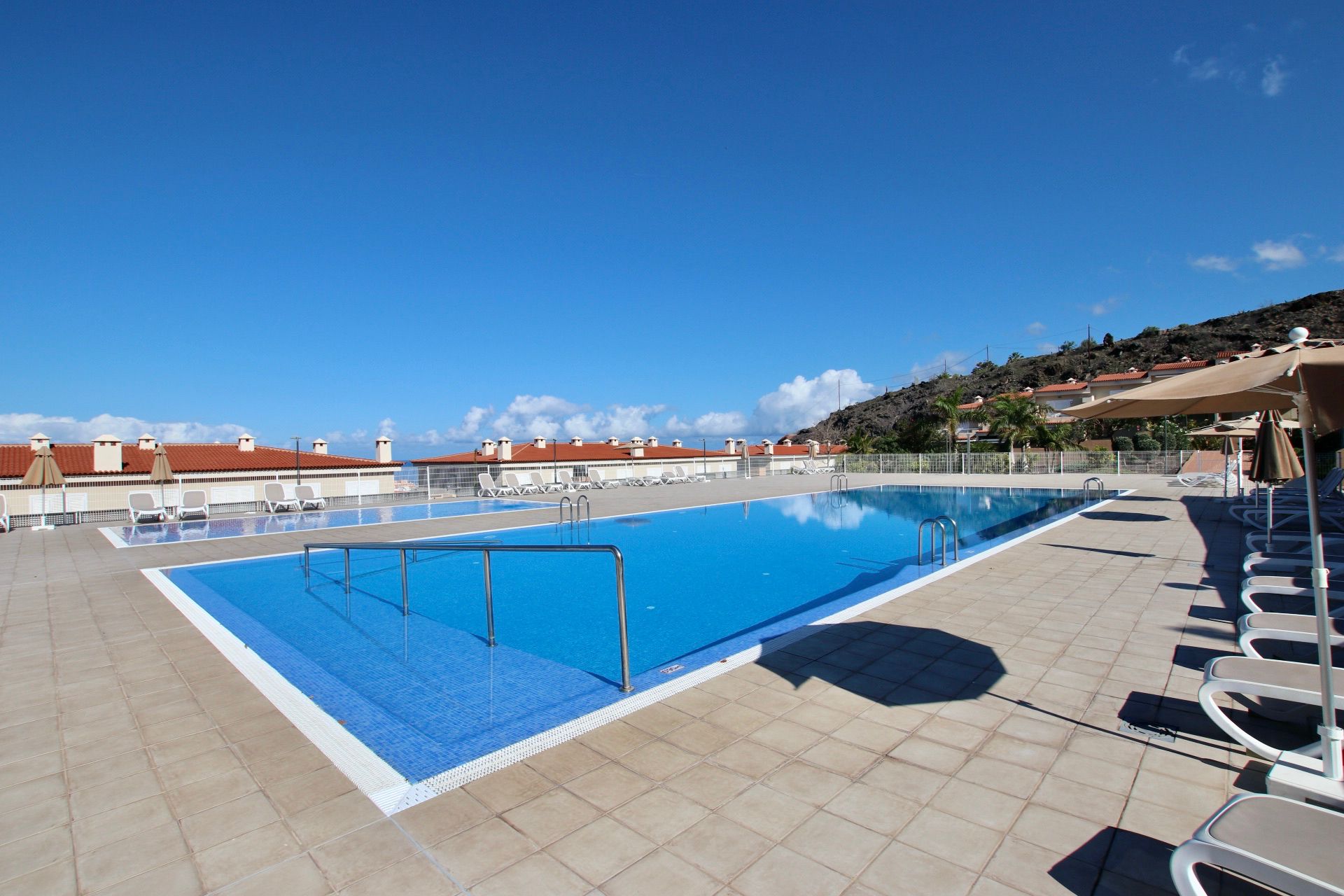 Piscina de Casa adosada en venda en Santiago del Teide amb Aire condicionat, Terrassa i Moblat
