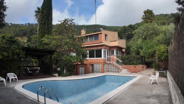 Casa-chalet en Venta en Cinquena Avinguda en Torrelles de Llobregat