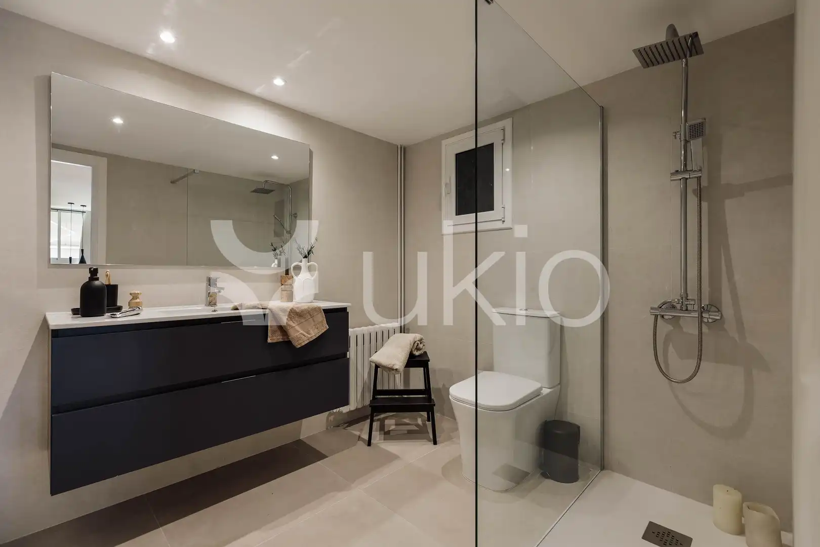 Bany de Apartament de lloguer en Barcelona amb Aire condicionat, Calefacció i Terrassa