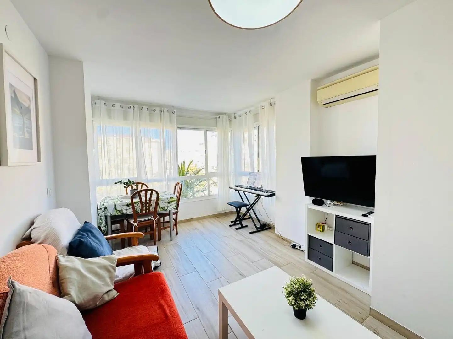 Sala de estar de Estudio en venta en Torrox con Aire acondicionado y Piscina comunitaria