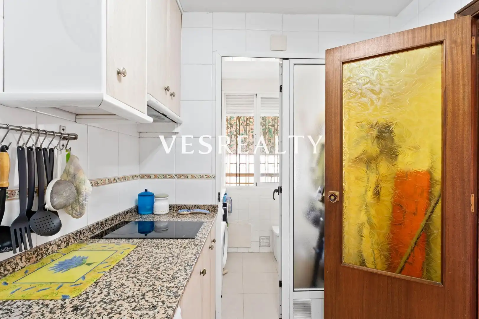 Cocina de Piso de alquiler en Alicante / Alacant con Amueblado, Balcón y Piscina comunitaria