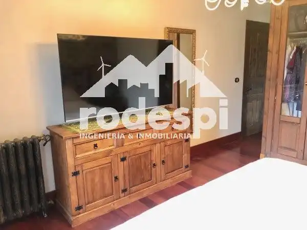 Dormitori de Casa o xalet en venda en Curtis amb Calefacció, Traster i Piscina