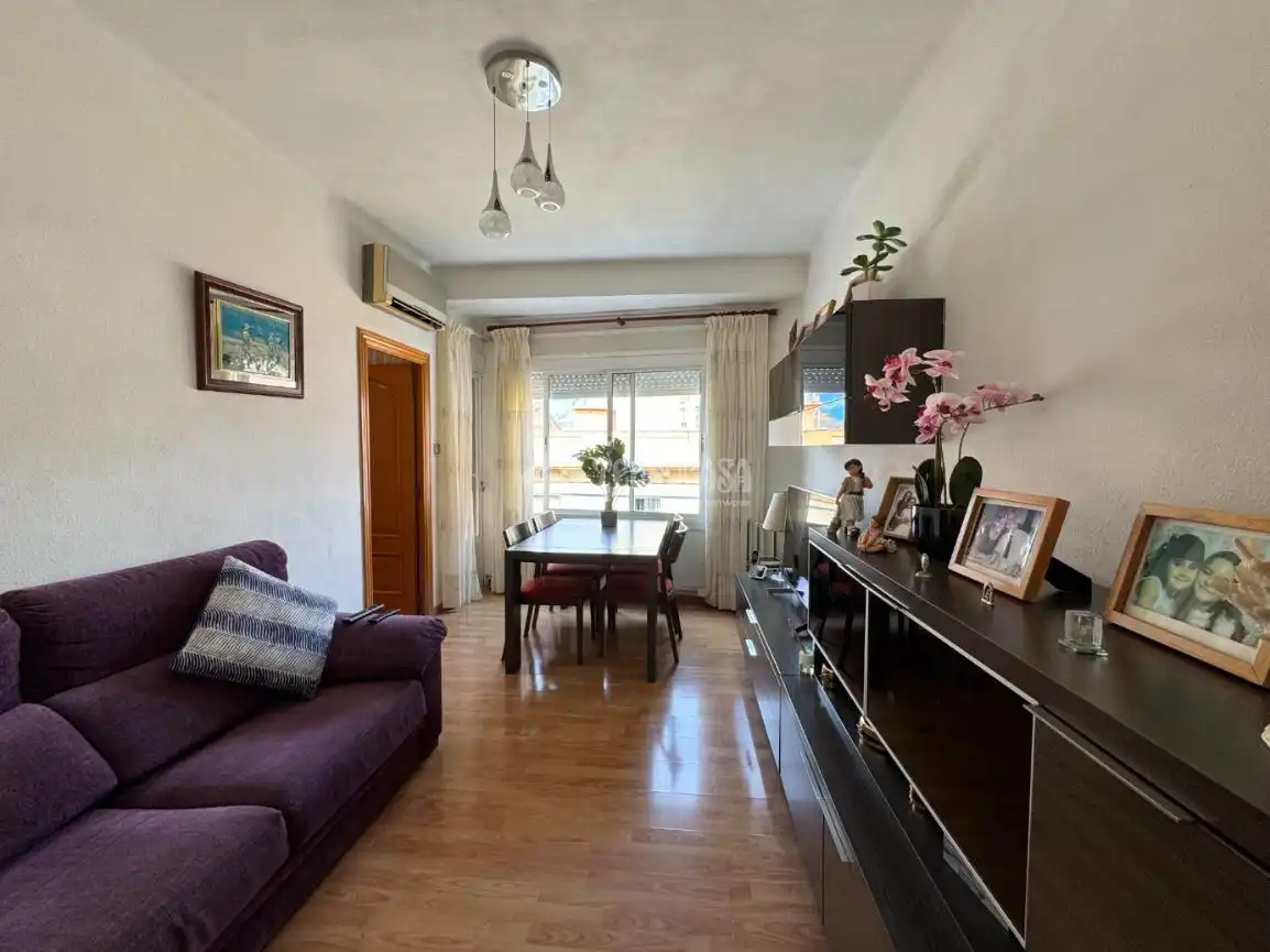 Wohnzimmer von Wohnung zum Verkauf in Barcelona mit Klimaanlage, Heizung und Terrasse