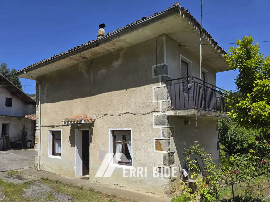 Außenansicht von Country house zum Verkauf in Mungia mit Privatgarten, Abstellraum und Balkon